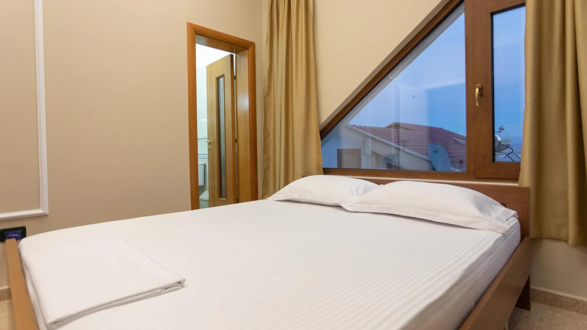 Vila Kaci Durrës