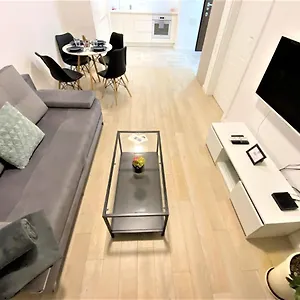 https://exclusive-2br-apartment-in-center-netflix-gym.warsawhotelspoland.com