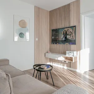 https://tuyo-apartments.warsawhotelspoland.com